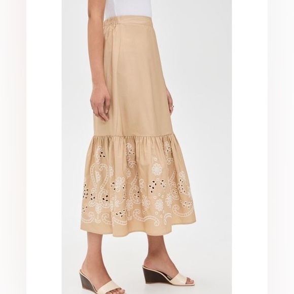 Moon River Dresses & Skirts - Moon River Eyelet Midi Skirt NWOT